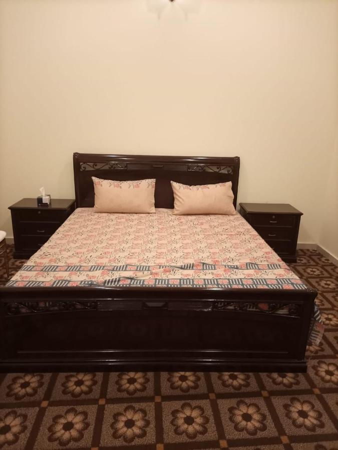 Shahi Palace Hotel Chichawatni Esterno foto